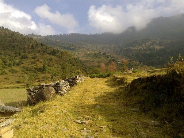 च्योर्दोङतर्फको चिज कारखाना जाने बाटो
